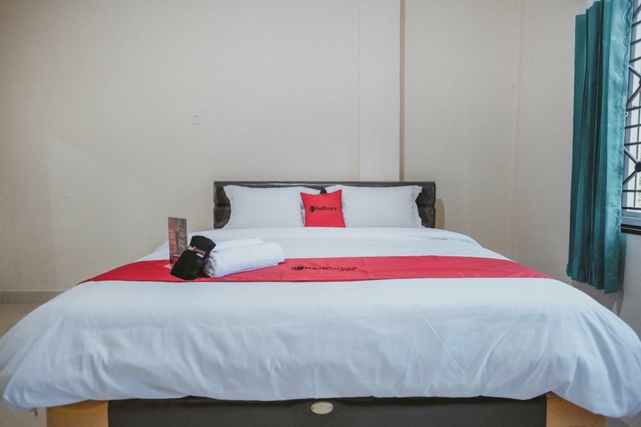 Reddoorz Near Ringroad City Walks Medan Exterior photo