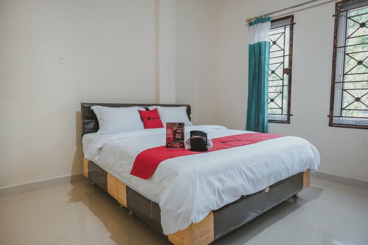 Reddoorz Near Ringroad City Walks Medan Exterior photo