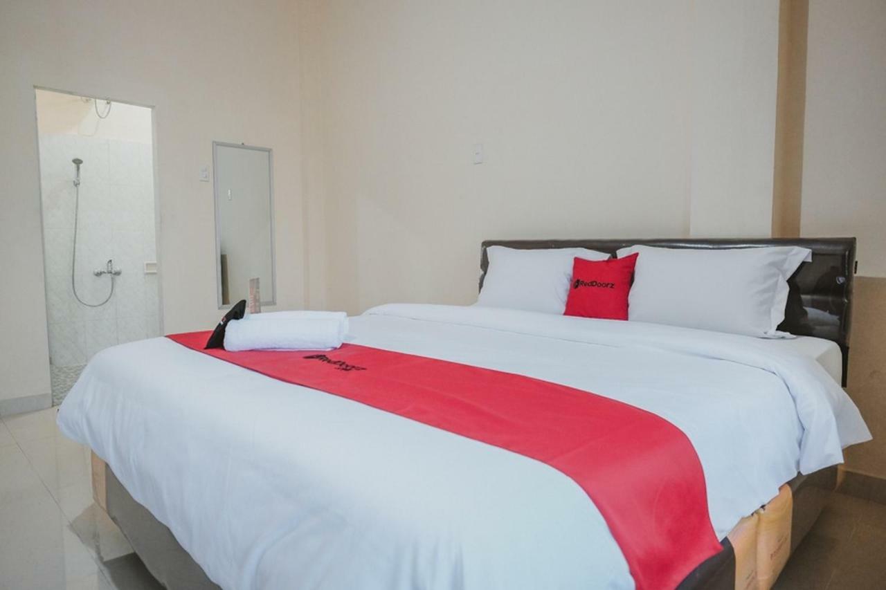 Reddoorz Near Ringroad City Walks Medan Exterior photo